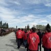 Студенты СПбГУ возложили цветы на Пискаревском мемориальном кладбище